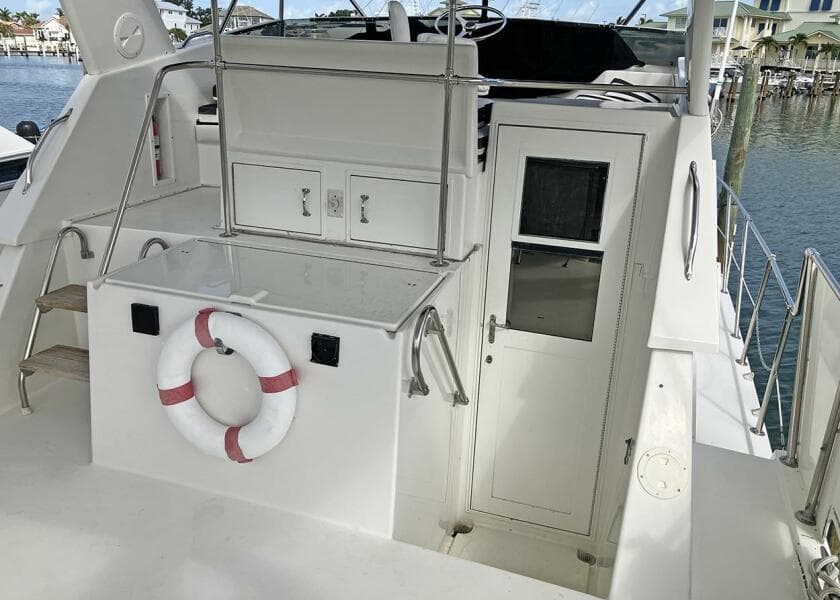 1996 Hatteras Cockpit Motoryacht