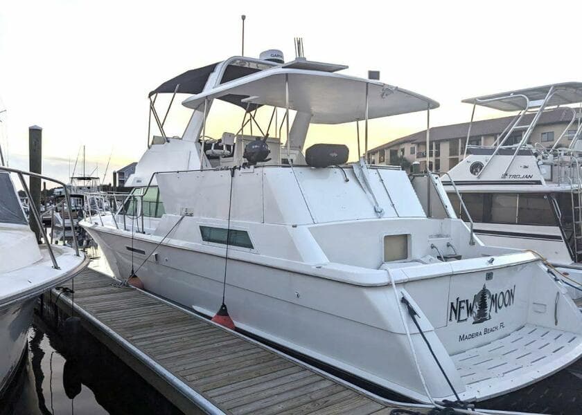 1996 Hatteras Cockpit Motoryacht