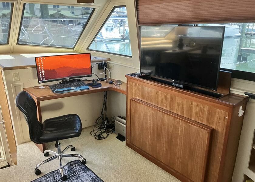 1996 Hatteras Cockpit Motoryacht