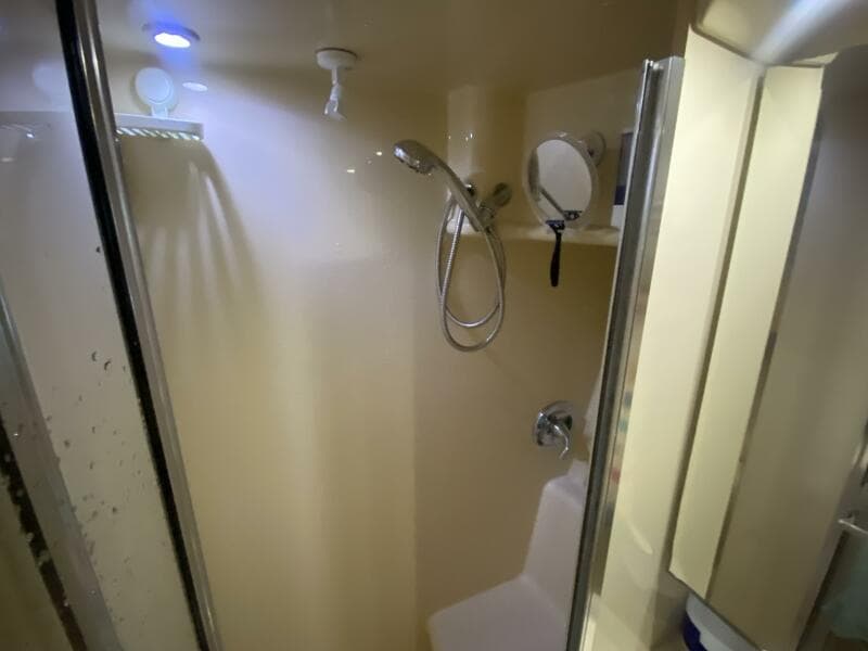 2001 Bayliner 3488 Command Bridge - Photo 17
