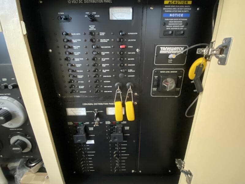 2001 Bayliner 3488 Command Bridge - Photo 23