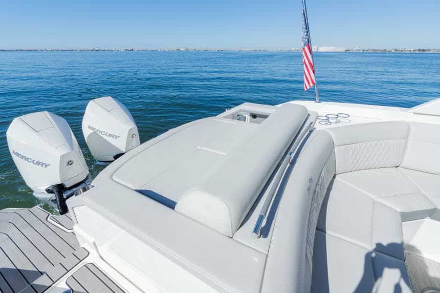 2023 Sea Ray 310 SLX OB