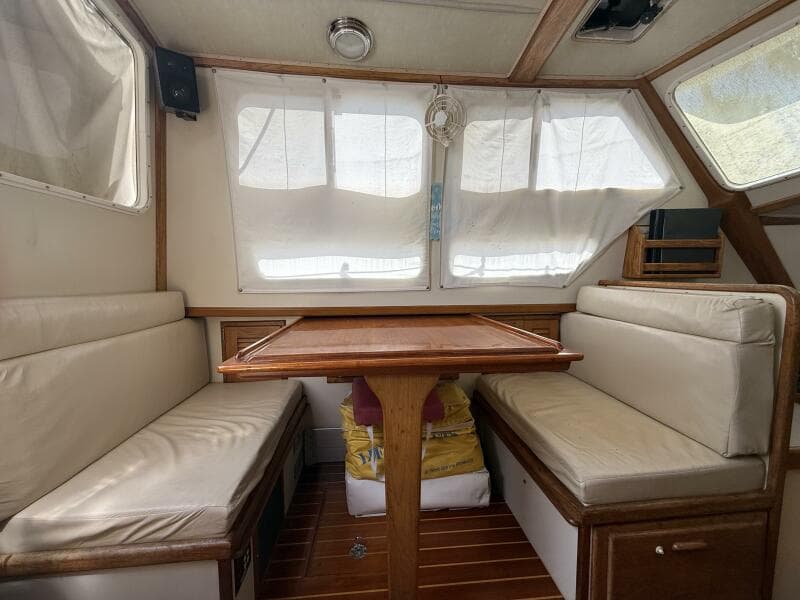 1994 Pacific Seacraft Pilothouse 32