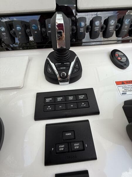 2022 Sea Hunt Ultra 265 SE