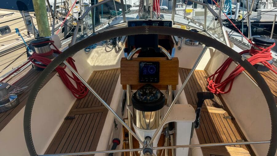 1991 Oyster Lightwave 48