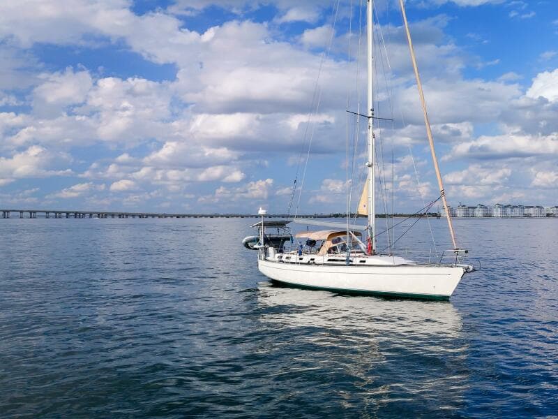 1991 Oyster Lightwave 48