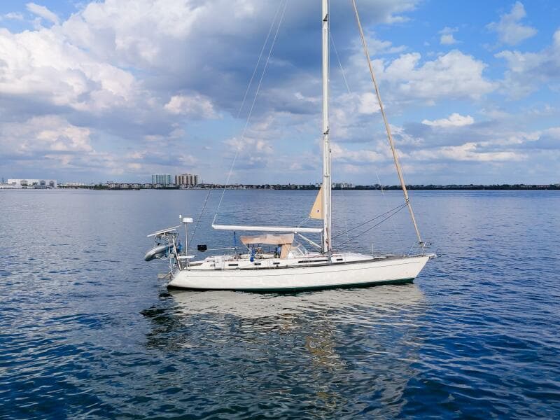 1991 Oyster Lightwave 48