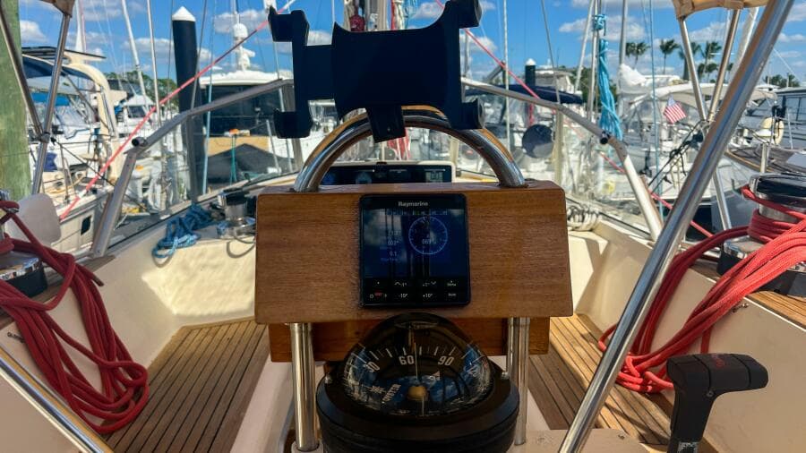 1991 Oyster Lightwave 48