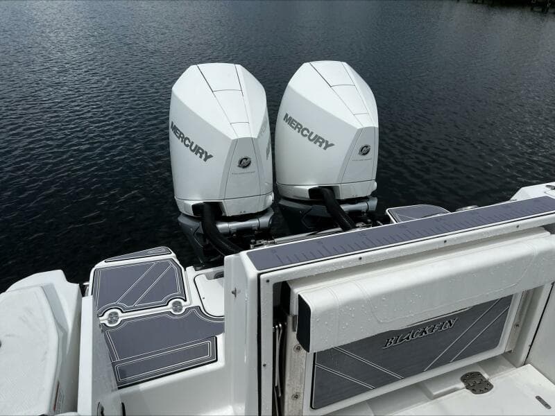 2023 Blackfin 272 CC