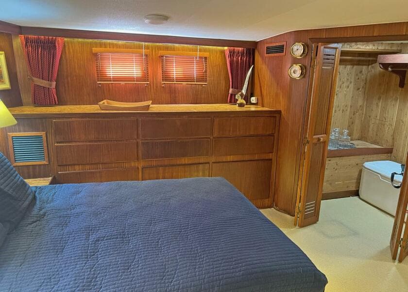 1985 Hatteras Motor Yacht