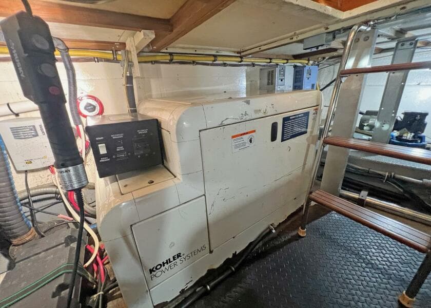 1985 Hatteras Motor Yacht