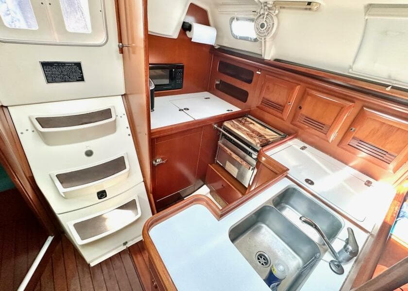 2000 Beneteau 361