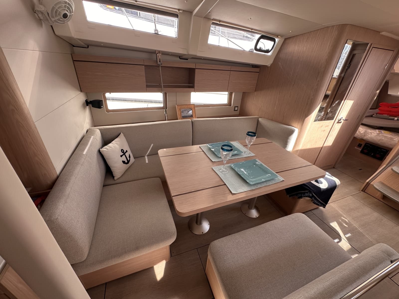 2025 Beneteau 46.9 - Photo 4