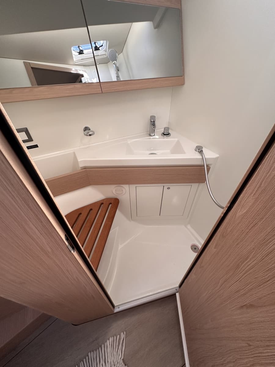 2025 Beneteau 46.9 - Photo 11