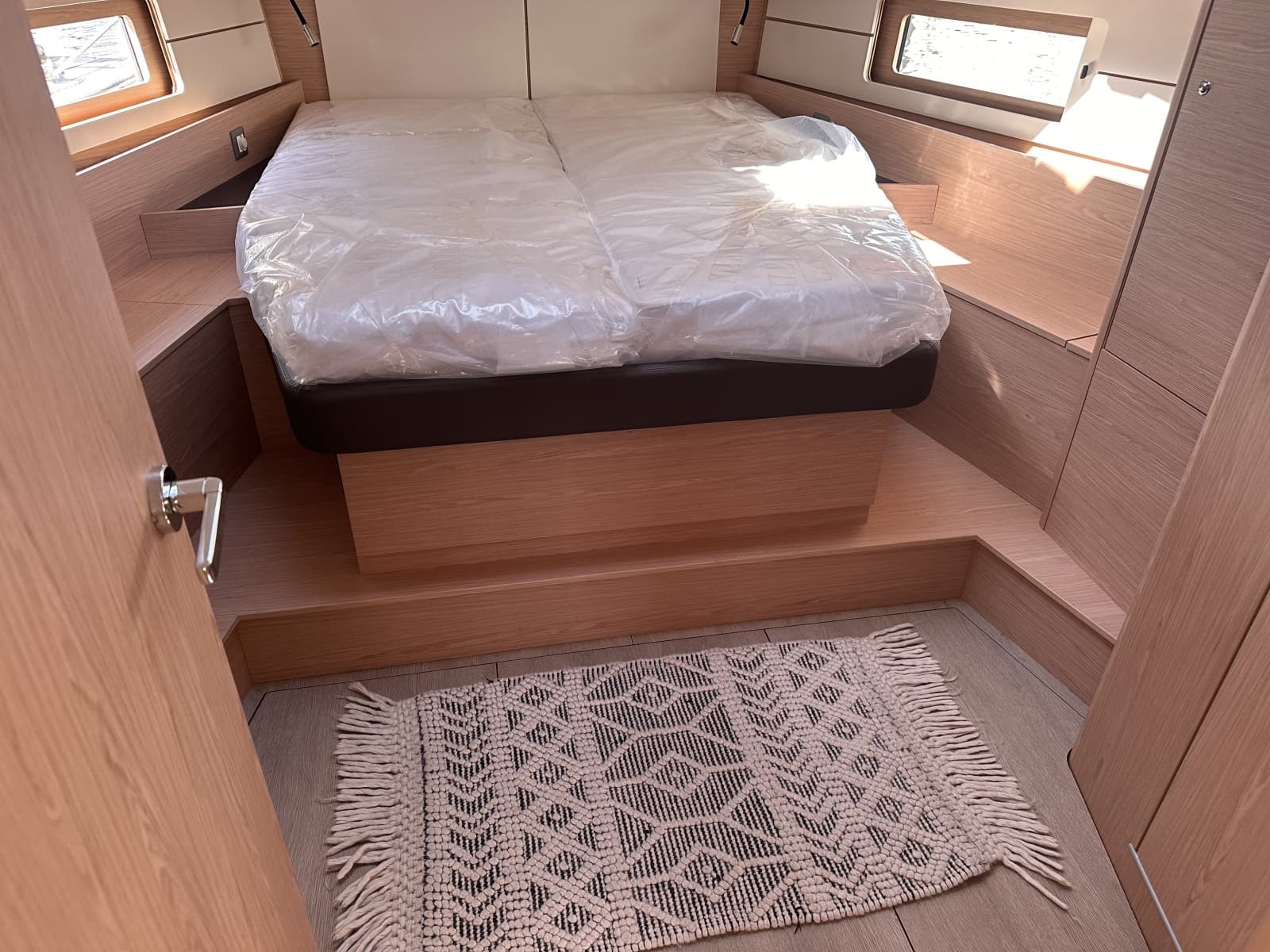 2025 Beneteau 46.9 - Photo 8