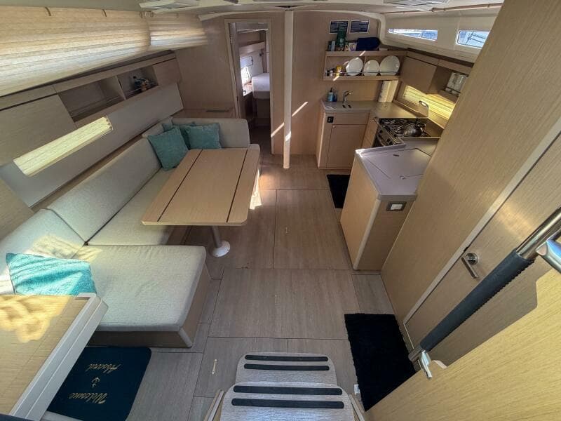 2022 Beneteau 40.1 - Photo 7