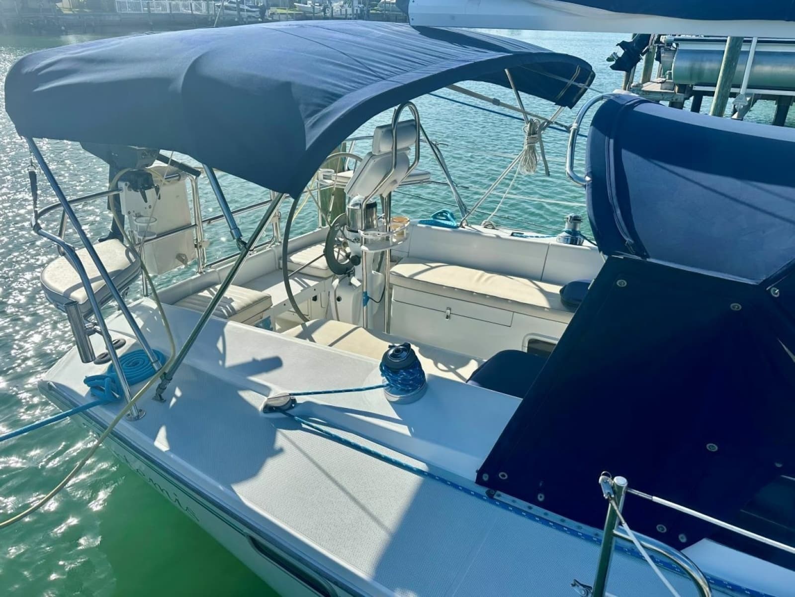 1996 Catalina 320 - Photo 5