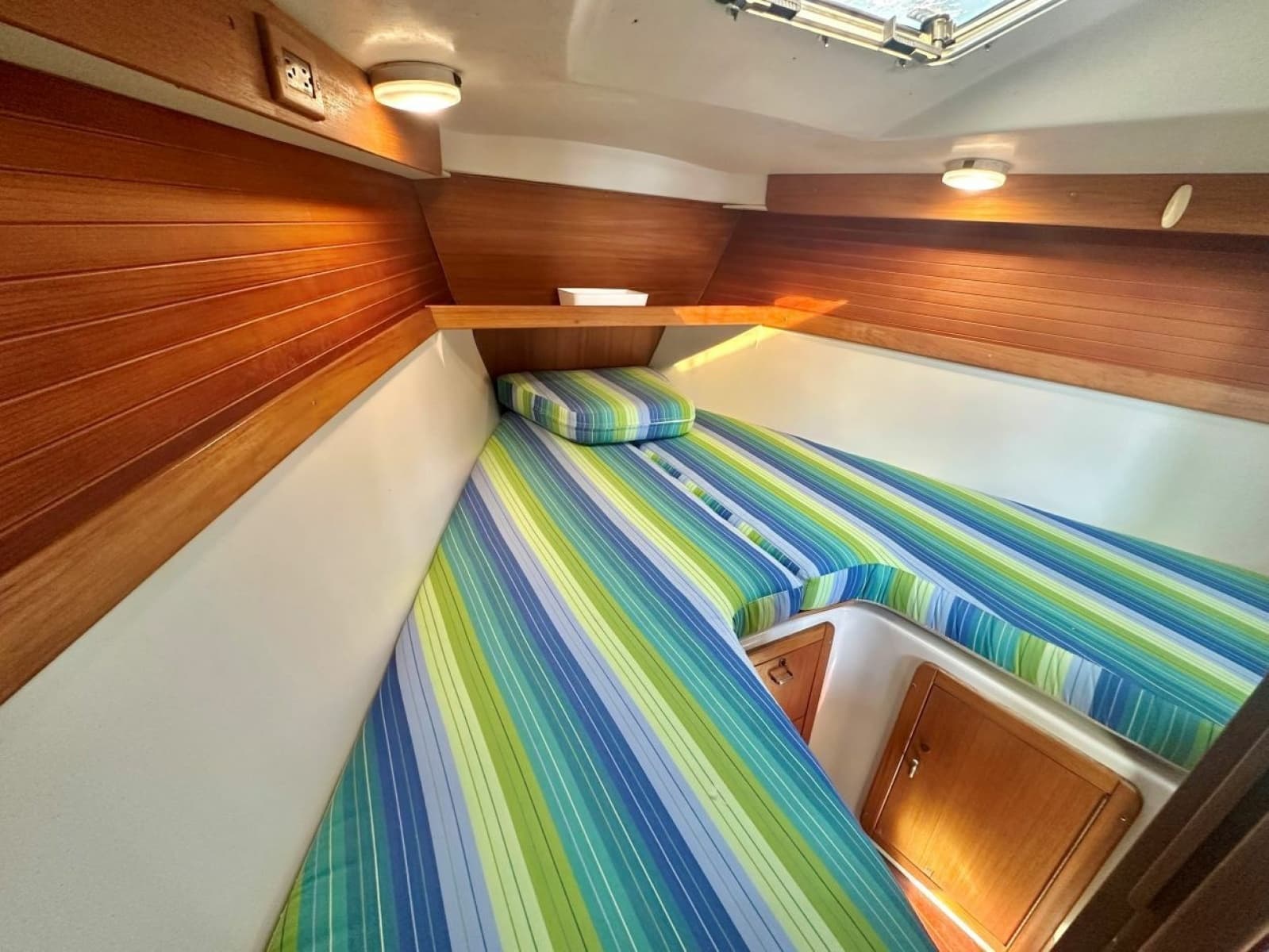 1996 Catalina 320 - Photo 10