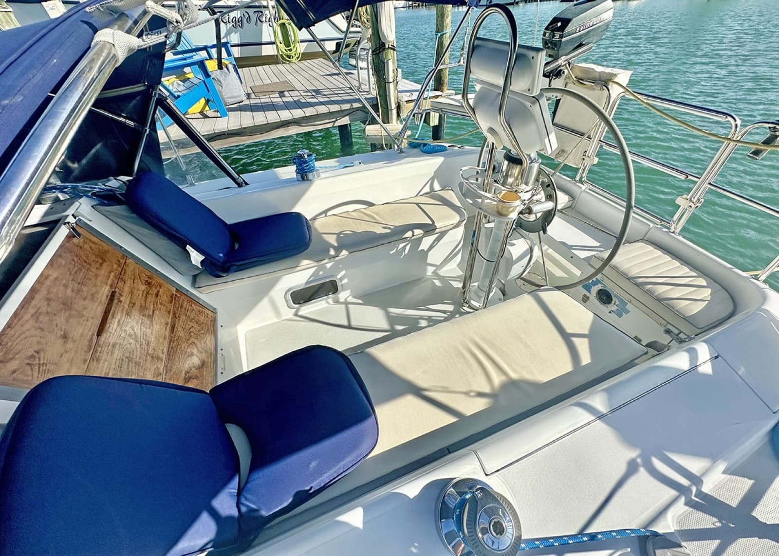 1996 Catalina 320 - Photo 7