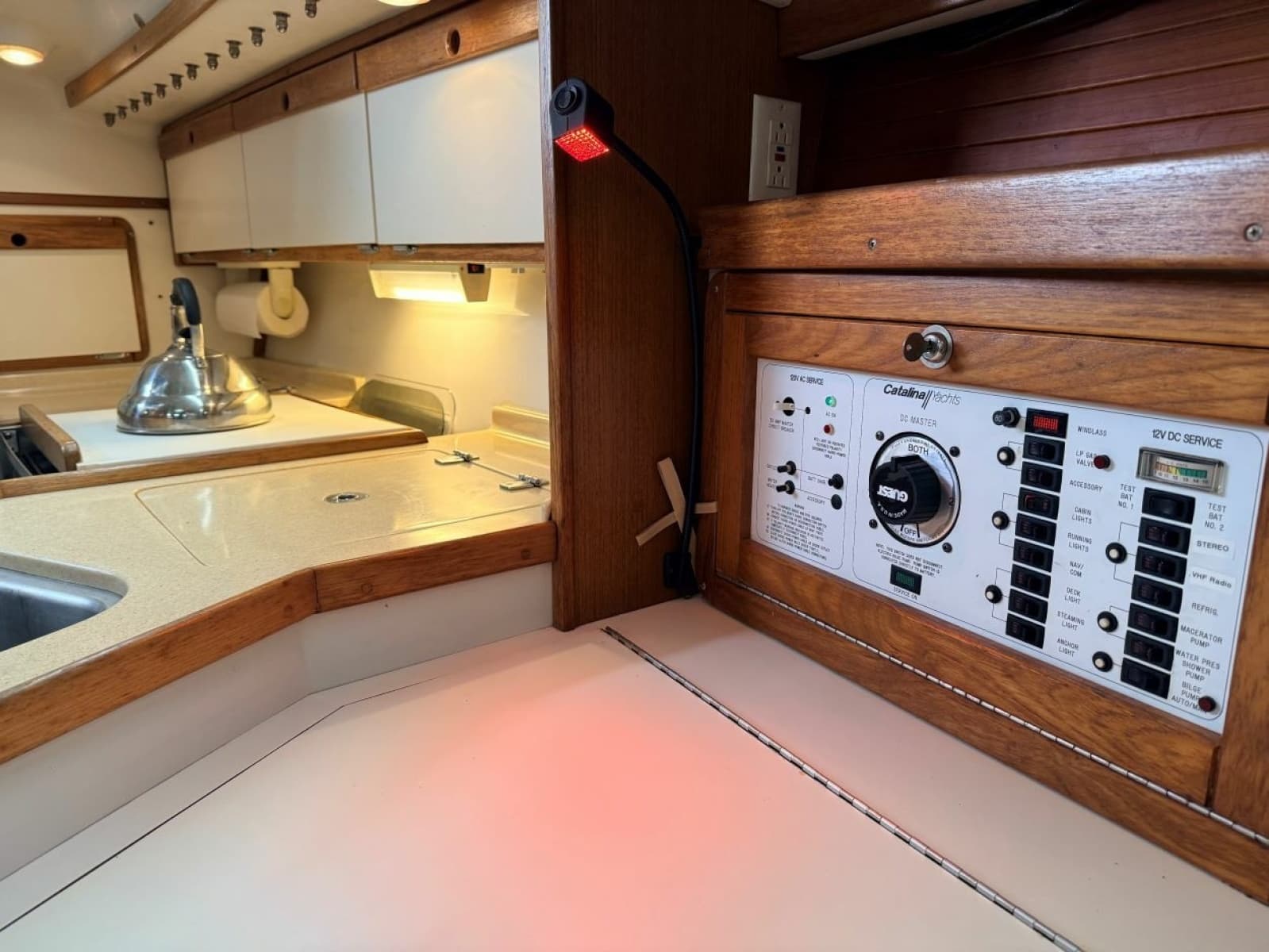 1996 Catalina 320 - Photo 30