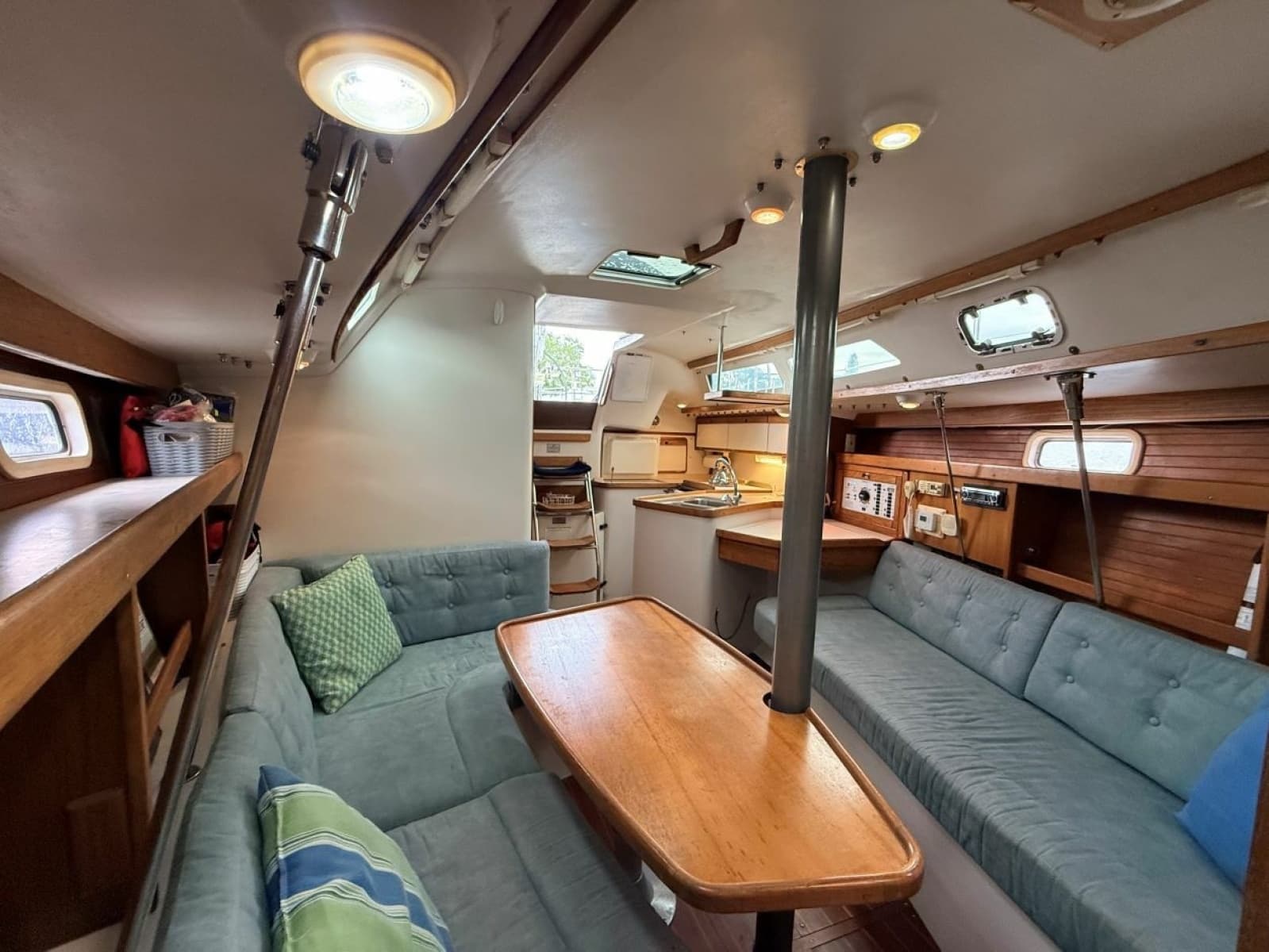 1996 Catalina 320 - Photo 36