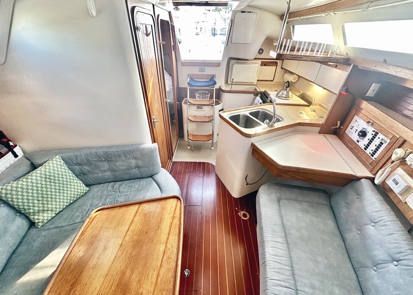 1996 Catalina 320 - Photo 20