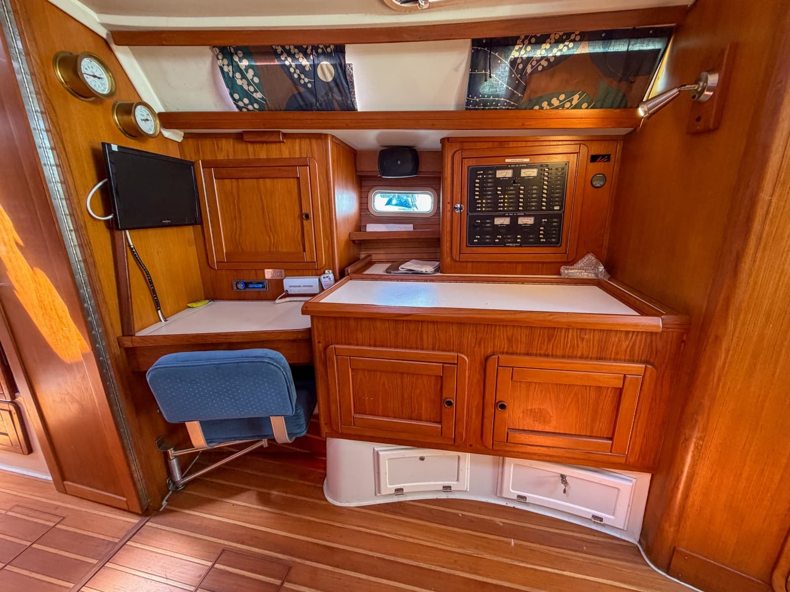 1993 Catalina 42 - Photo 7