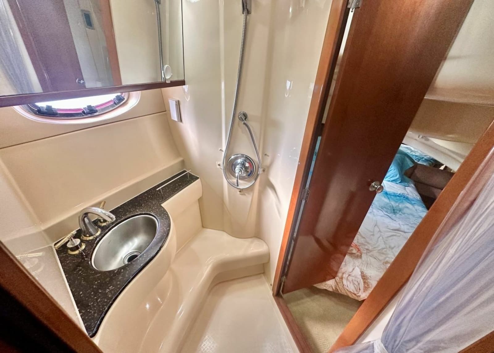 2007 Meridian 391 Motor Yacht - Photo 14