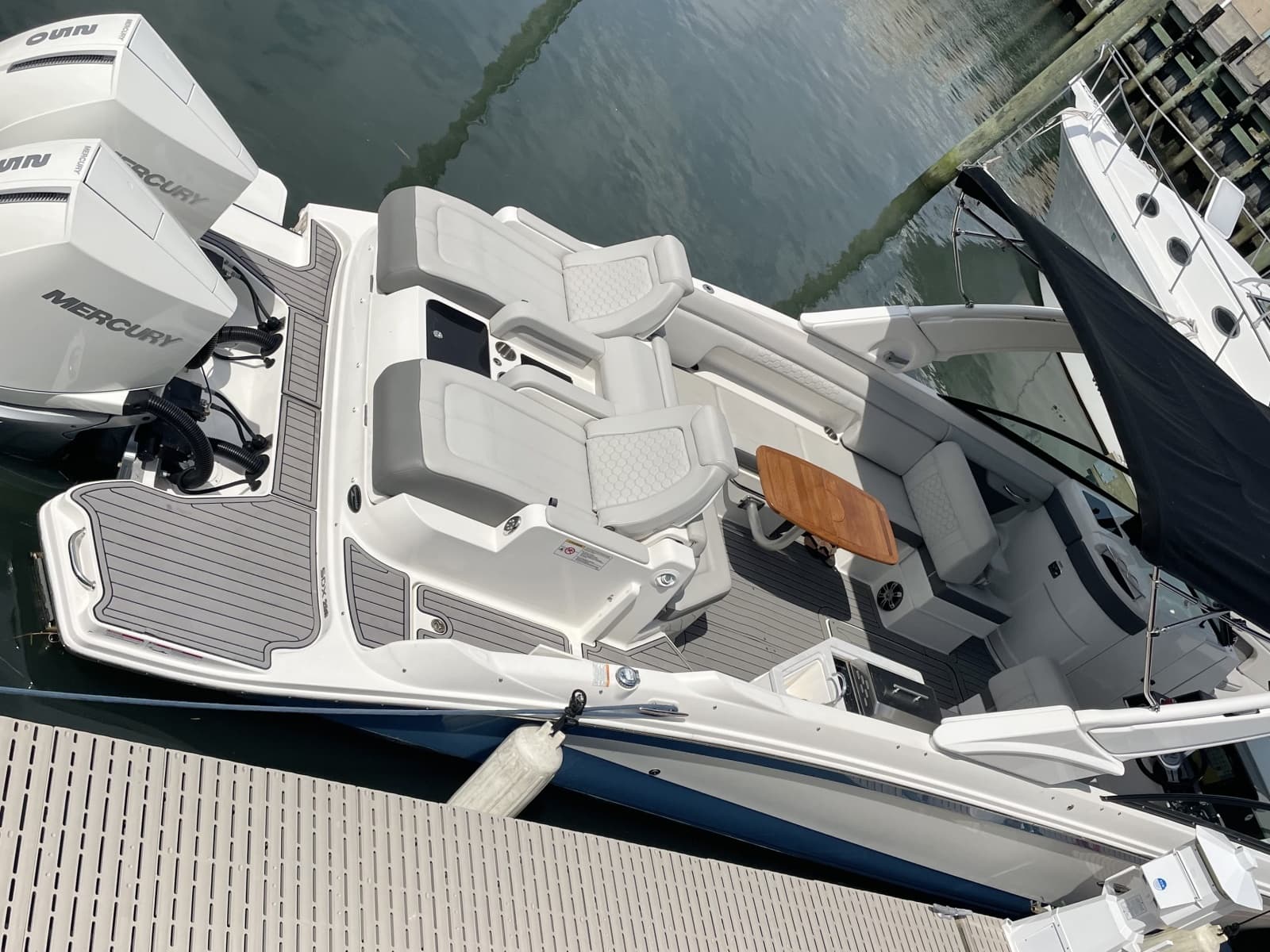 2022 Sea Ray 290 SDX - Photo 8
