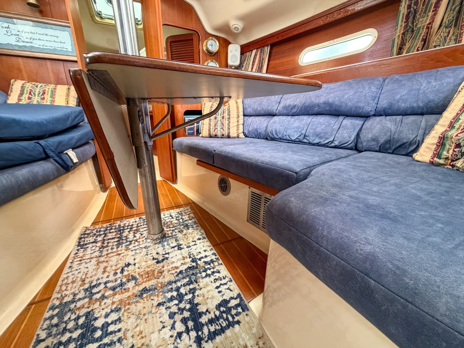 1999 Hunter 310 - Photo 18