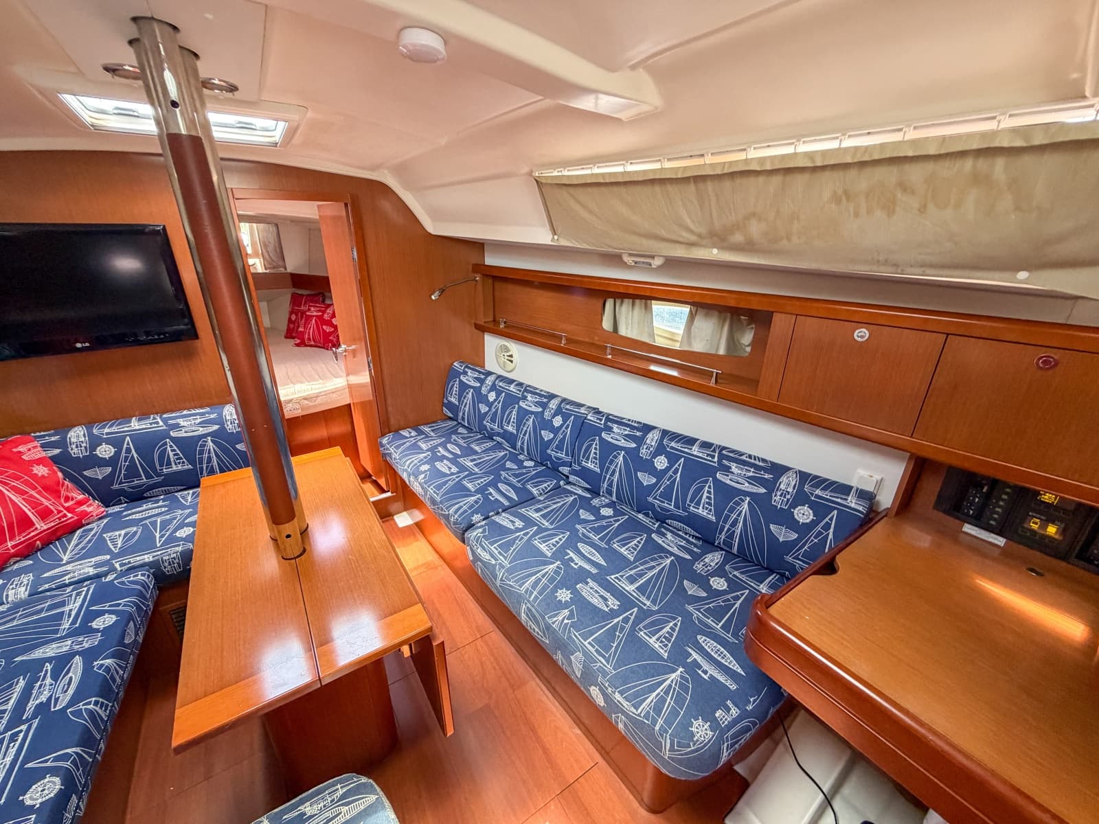 2011 Beneteau Oceanis 34 - Photo 8