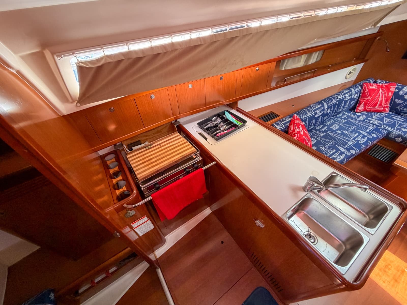 2011 Beneteau Oceanis 34 - Photo 9