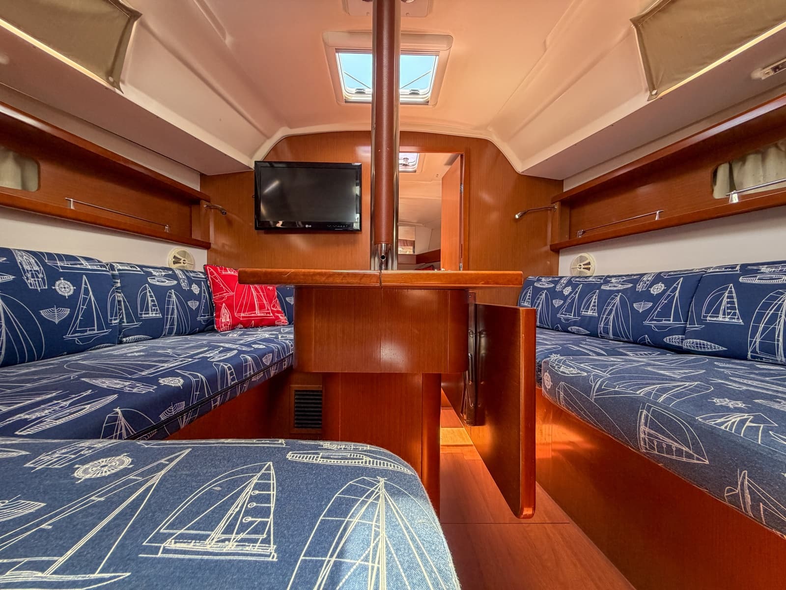 2011 Beneteau Oceanis 34 - Photo 7