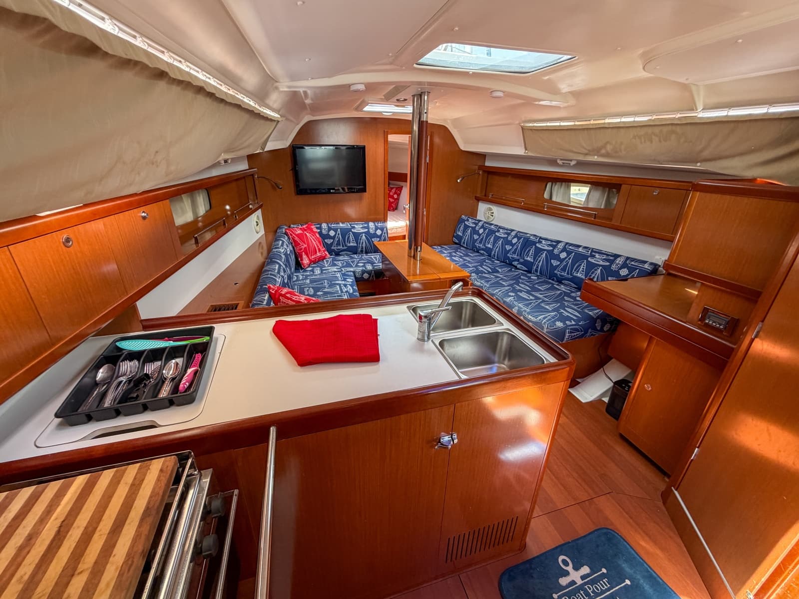 2011 Beneteau Oceanis 34 - Photo 10