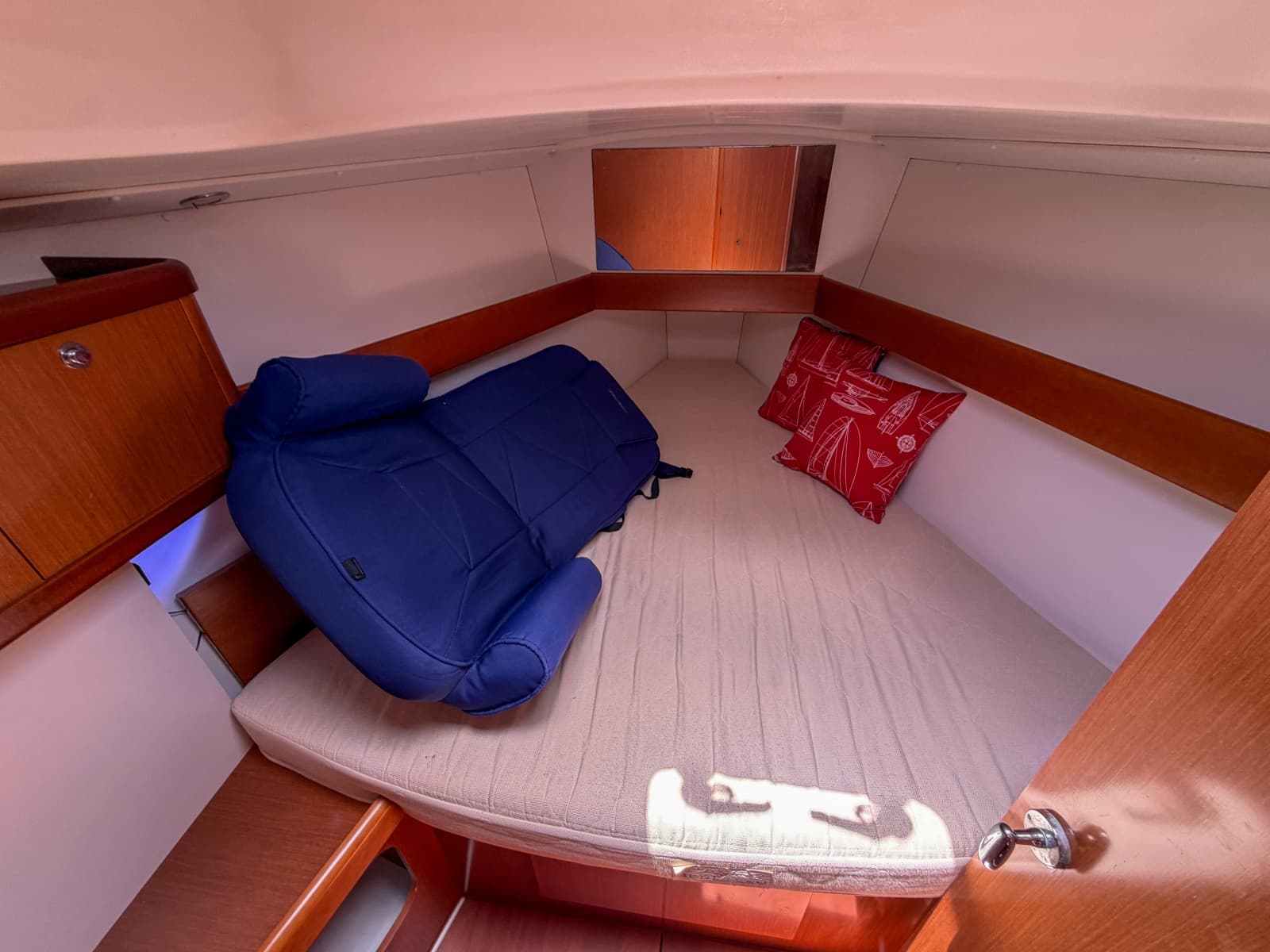 2011 Beneteau Oceanis 34 - Photo 14
