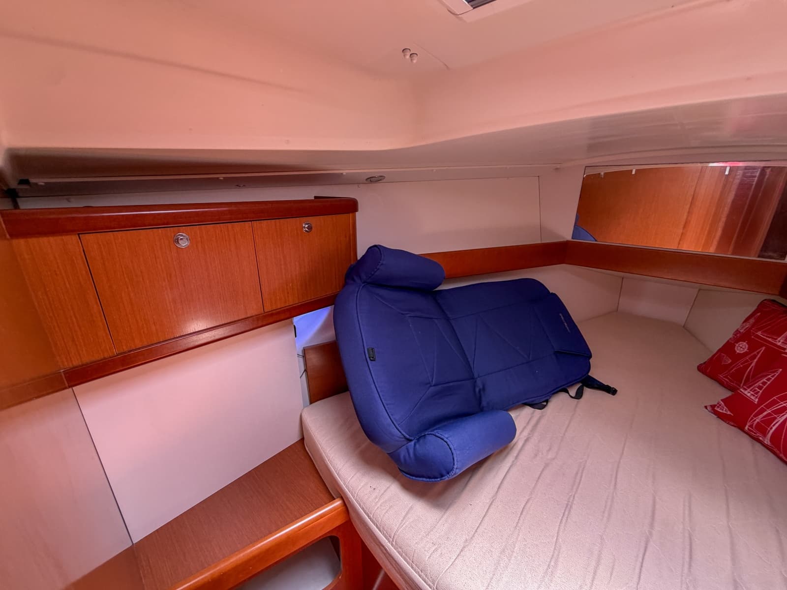 2011 Beneteau Oceanis 34 - Photo 15