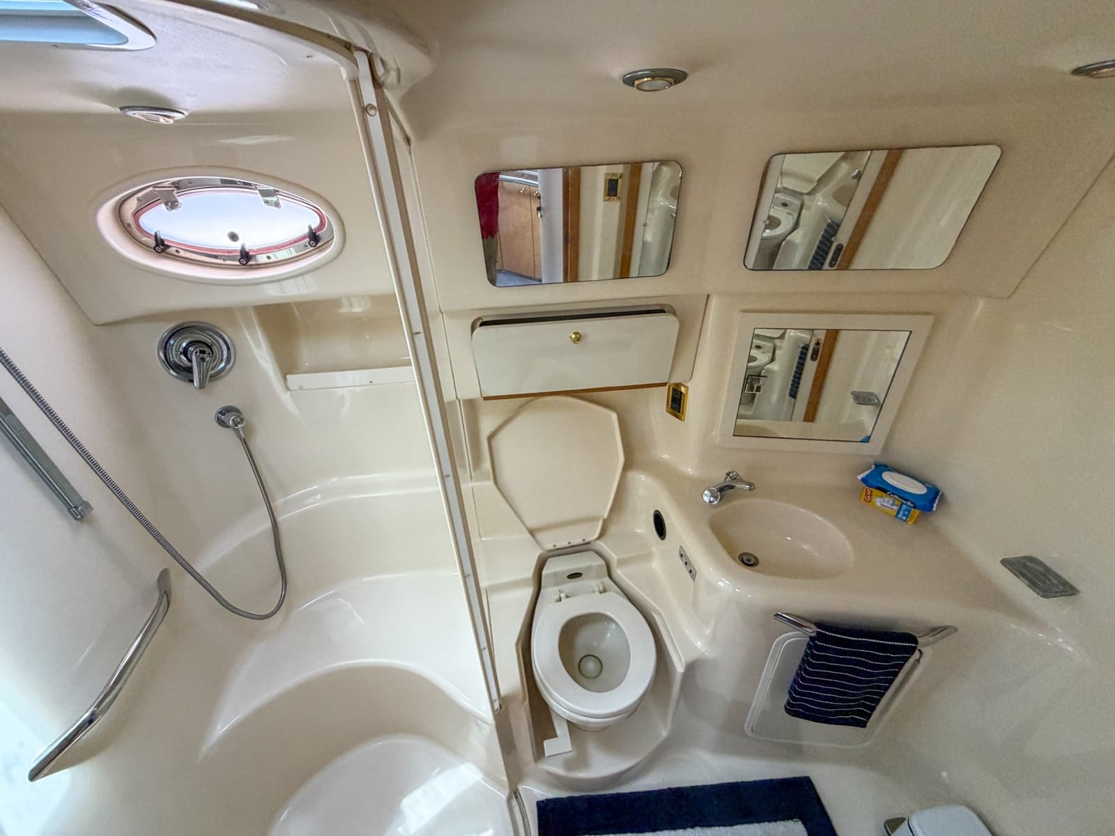 1997 Sea Ray 450 Sundancer - Photo 12