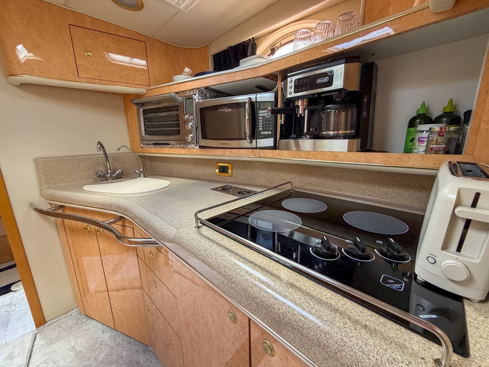 1997 Sea Ray 450 Sundancer - Photo 7