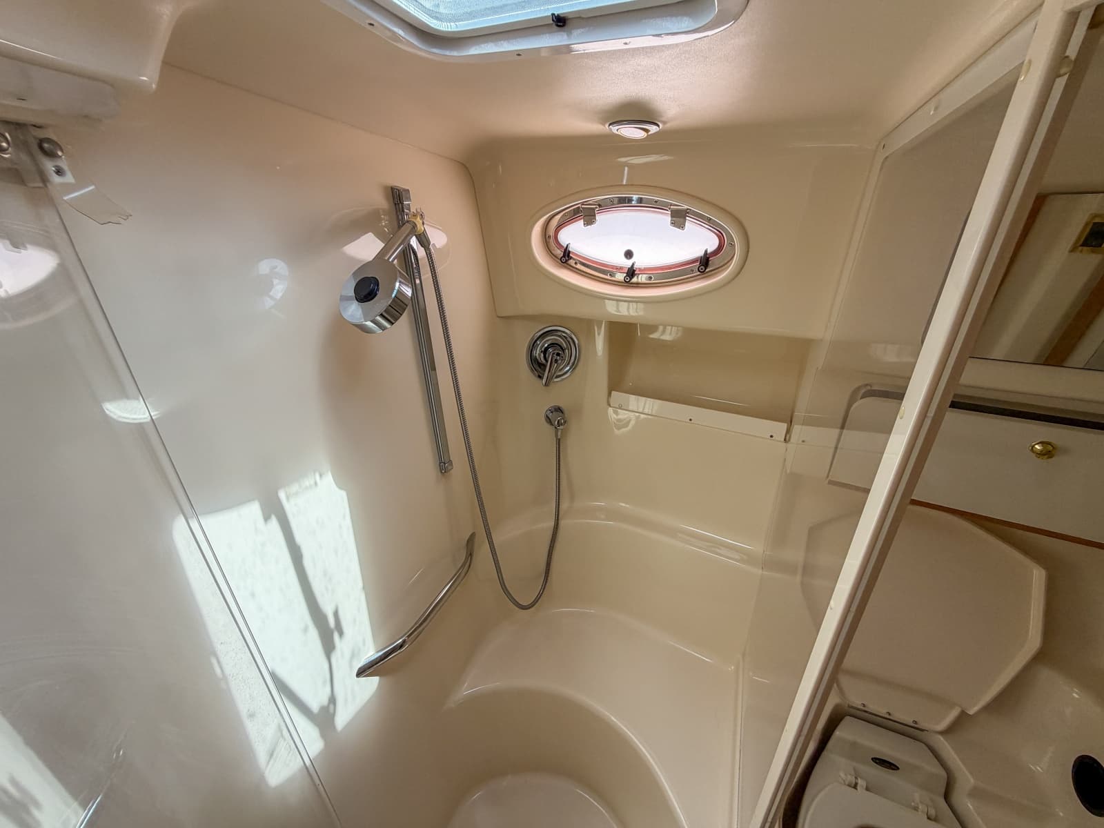 1997 Sea Ray 450 Sundancer - Photo 14