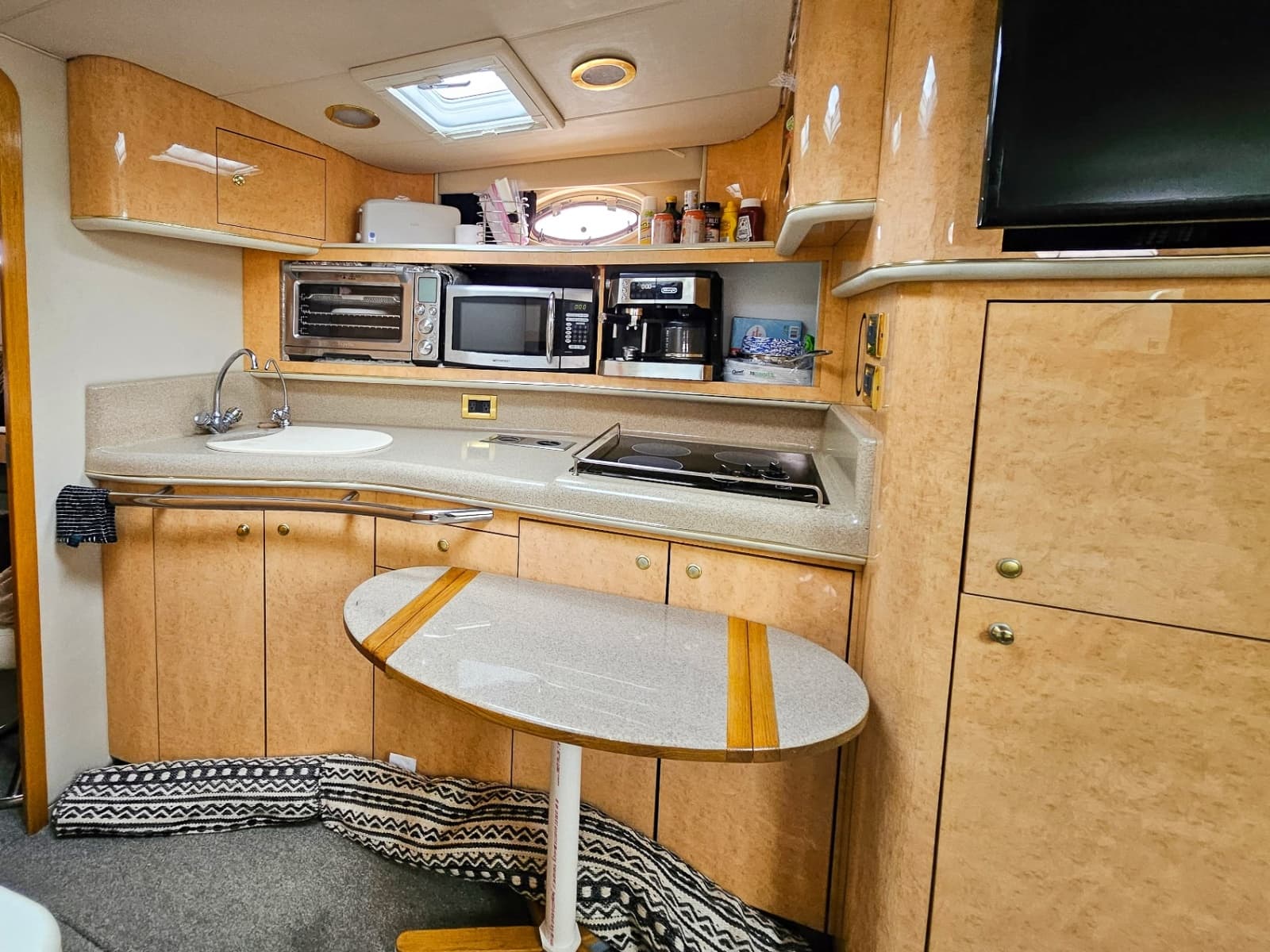 1997 Sea Ray 450 Sundancer - Photo 9
