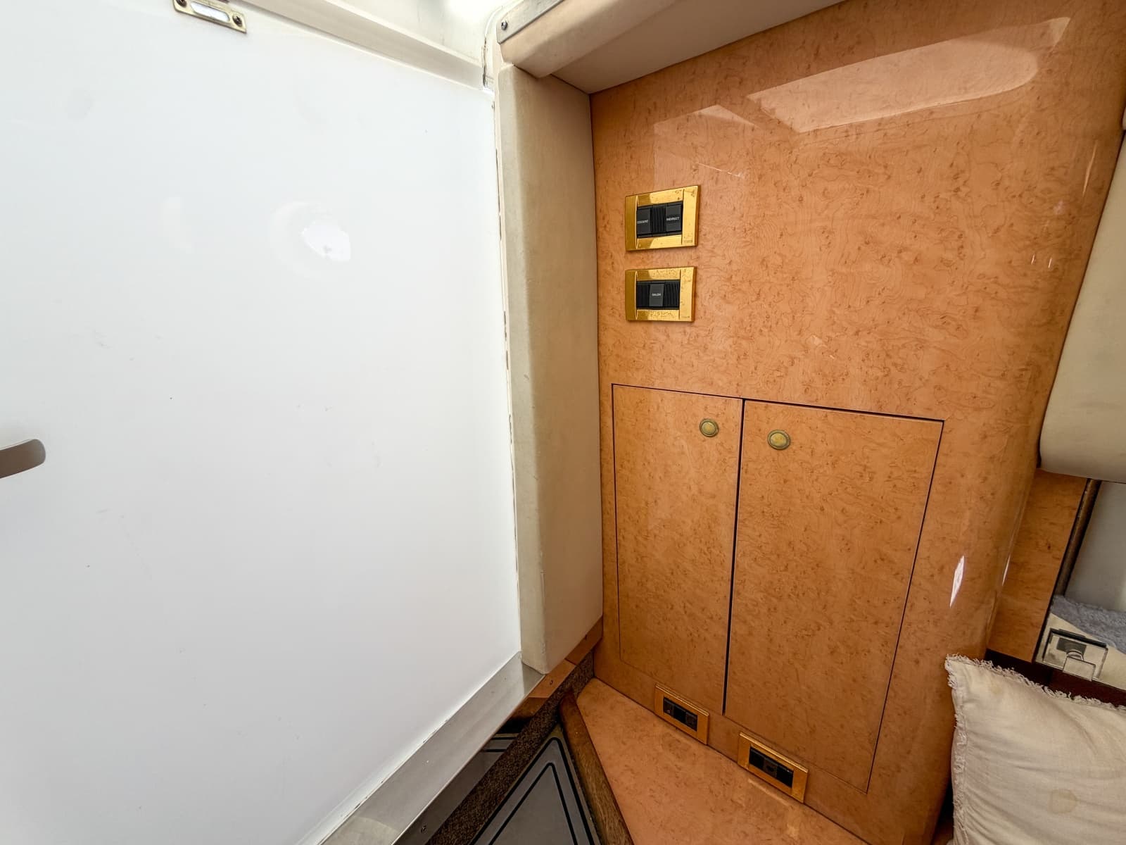 1997 Sea Ray 450 Sundancer - Photo 19