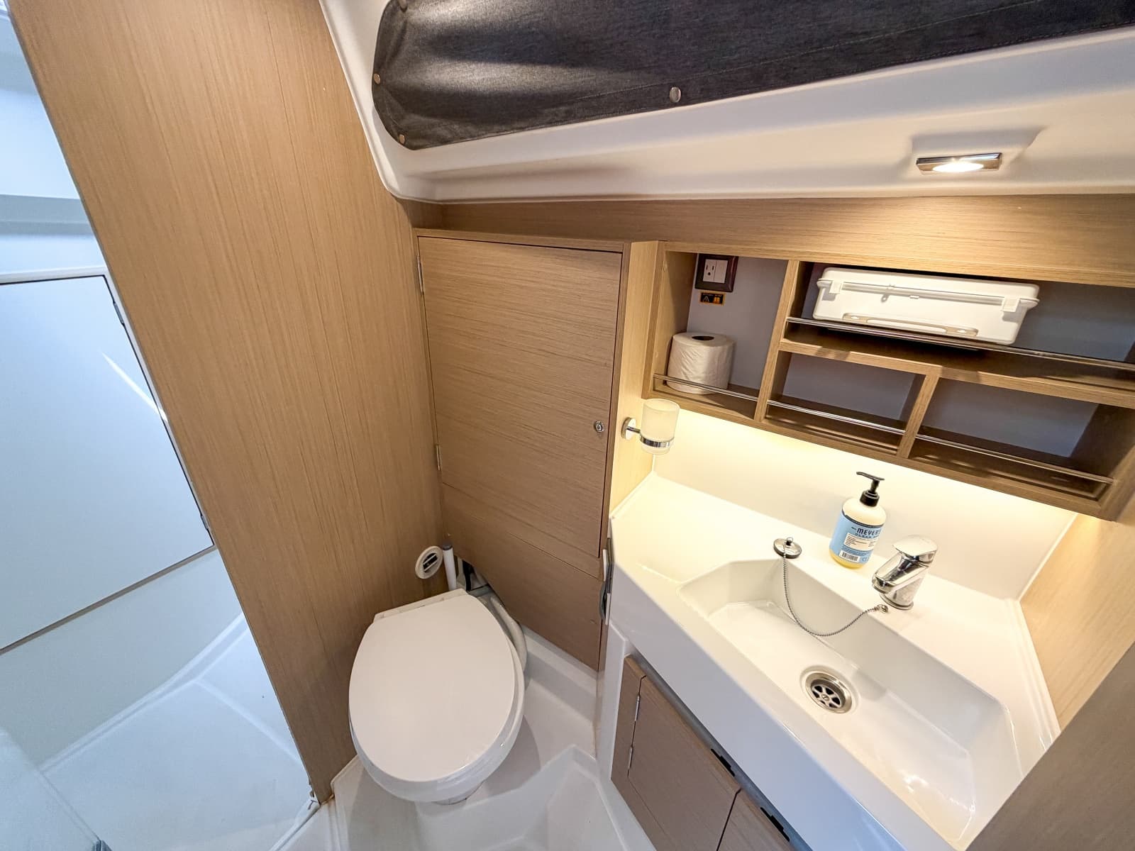 2024 Beneteau 34.1 - Photo 11