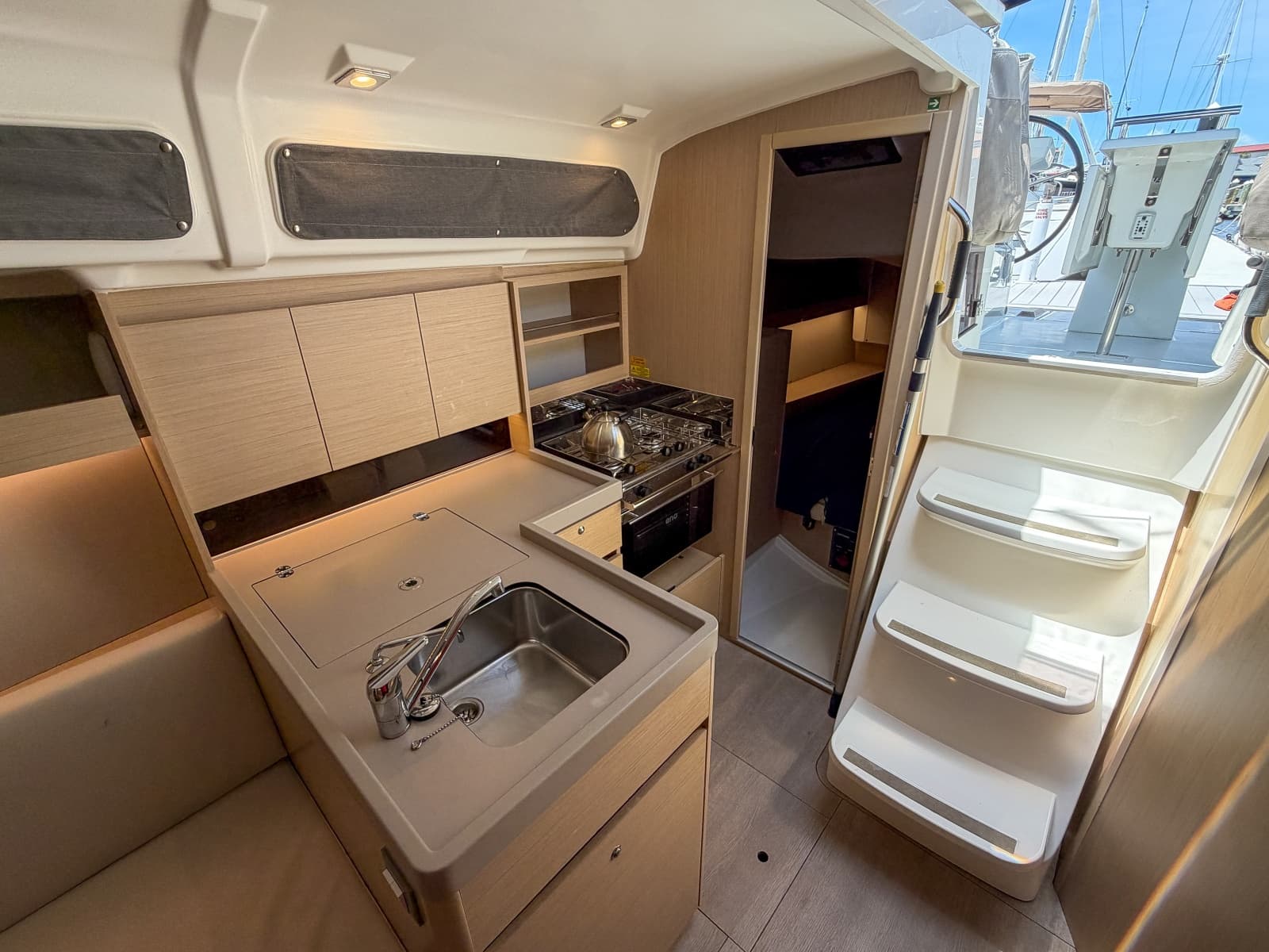 2024 Beneteau 34.1 - Photo 8