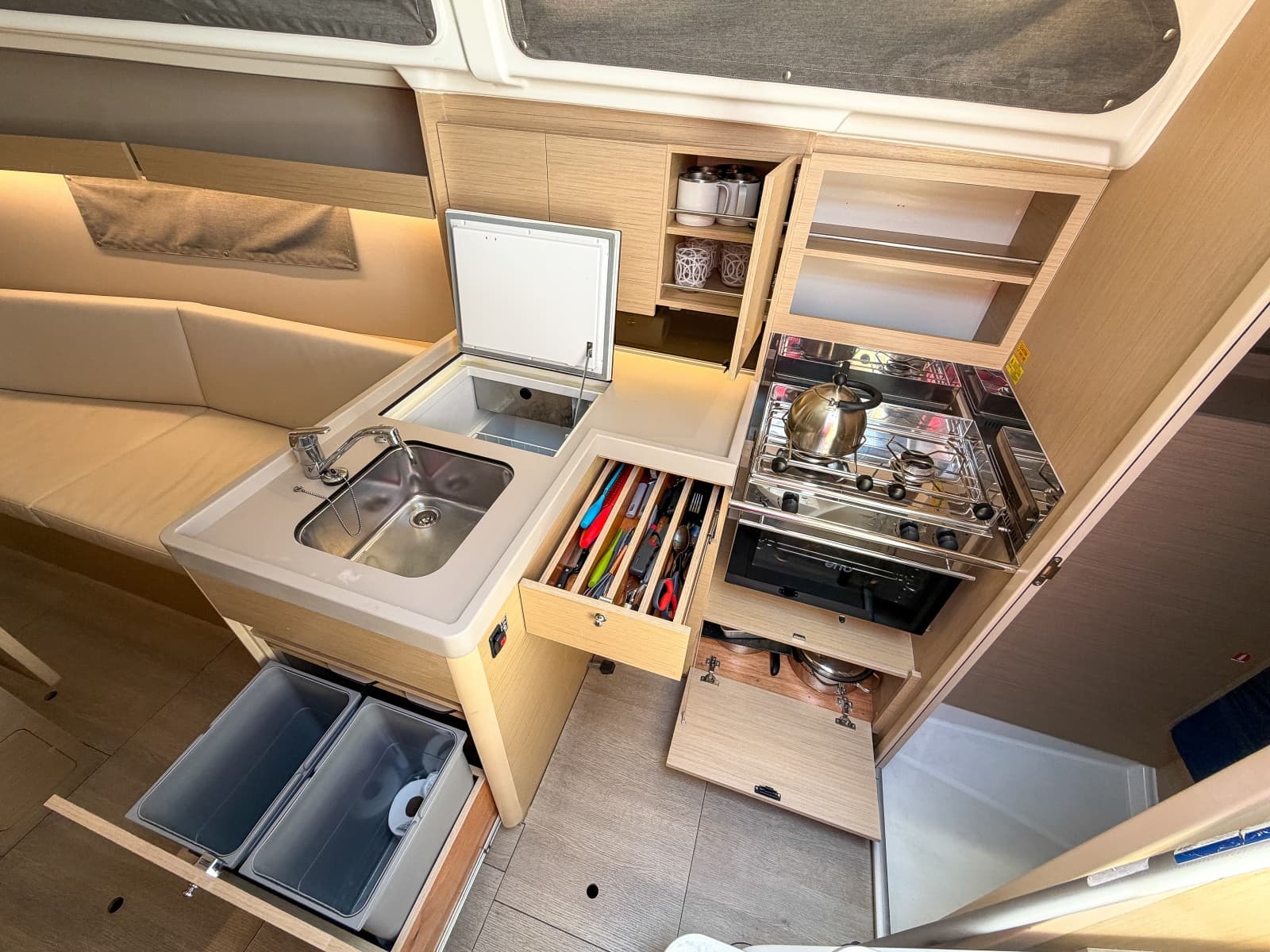 2024 Beneteau 34.1 - Photo 6